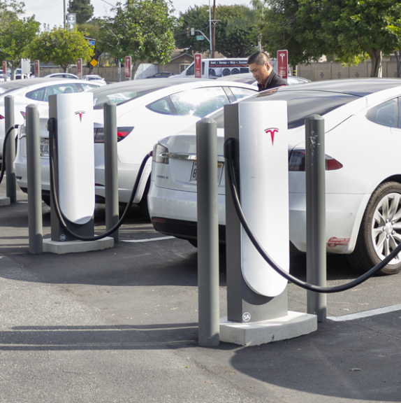 Transporte, movilidad eléctrica e infraestructura para vehículos eléctricos